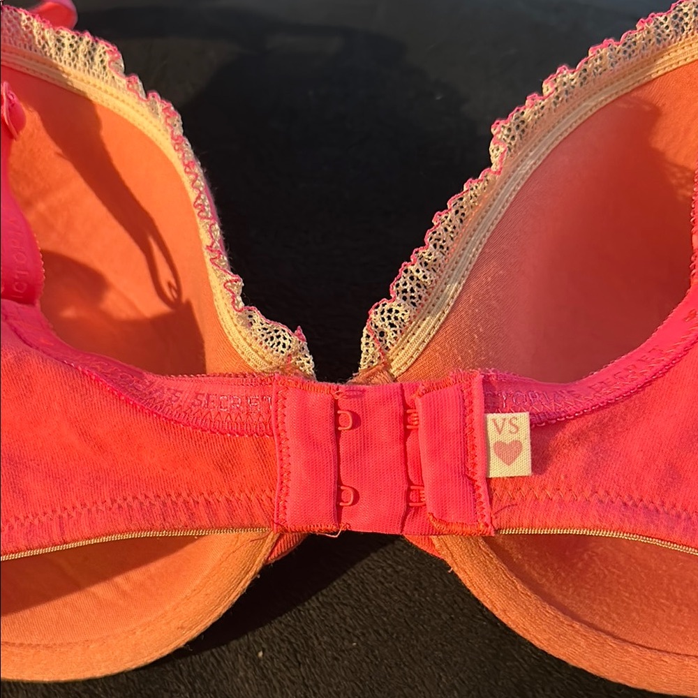 Victoria's Secret Hot Pink Cotton T-Shirt Bra with Underwire - Picture 3 of 3